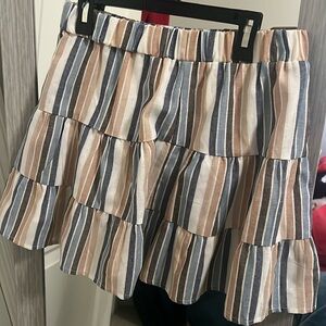 stripped ruffle skirt!🤍🩵🤎
